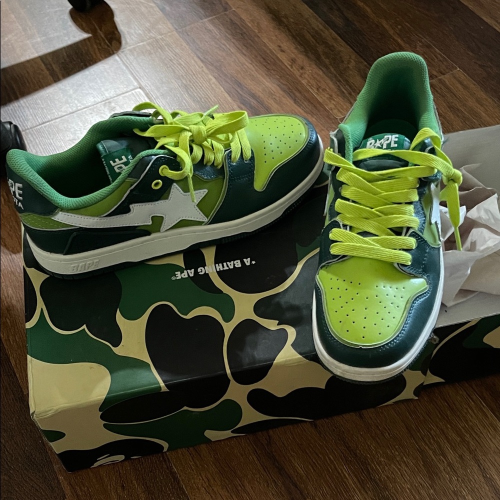 Bape Men size 8.5 Lime Green and white Sneakers